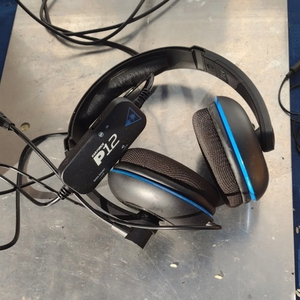 Turtle Beach P12 Gaming Headset - Black and Blue nwot